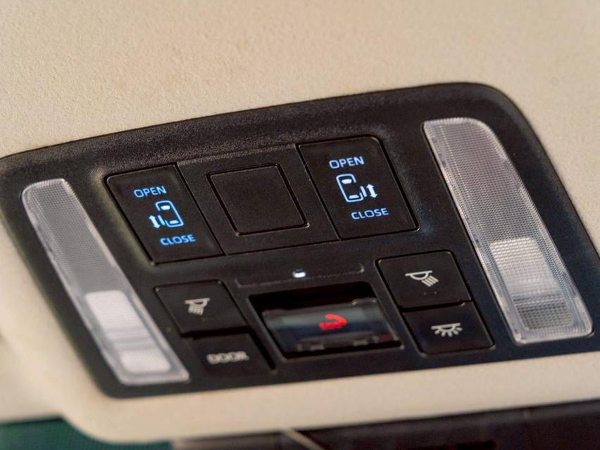 Toyota Noah X 1.8Hybrid ปี24 10