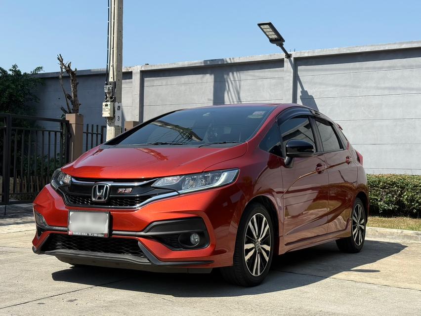 Honda Jazz RS GK  ปี 2018 รถบ้านมือเดียว เจ้าของขายเองใช้น้อยมาก 2