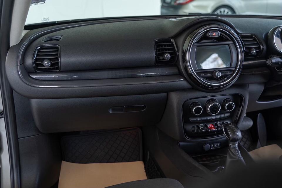 Brand: MINIModel: Cooper DGrade: Clubman RHDYear:2017Engine: 2000ccType : รูปที่ 14