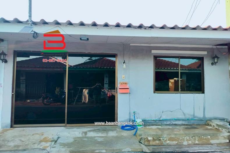 ทาวน์เฮาส์ 1 ชั้น หมู่บ้าน อาสาเฮ้าส์ 5 เนื้อที่ 18 ตรว. ใกล้โรงเรียนราชวินิต นนทบุรี ถนนบางใหญ่-บางคูลัด ตำบลบางใหญ่ อำเภอบางใหญ่ จังหวัดนนทบุรี 1