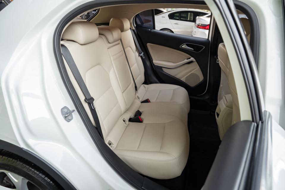 “Mercedes-Benz GLA200 Urban“ Facelift  ปี 2019 รูปที่ 6