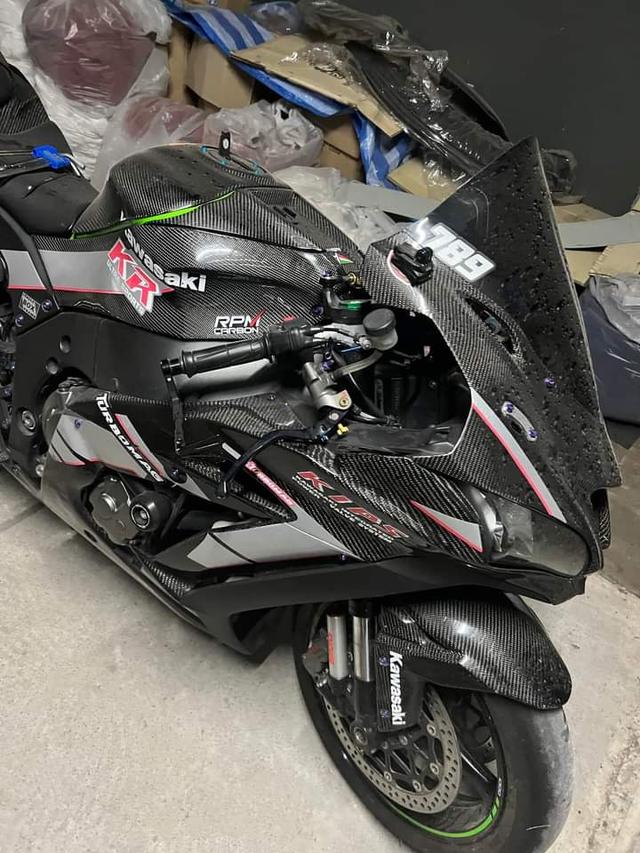 Kawasaki ninja zx10r สีดำดุดัน 1