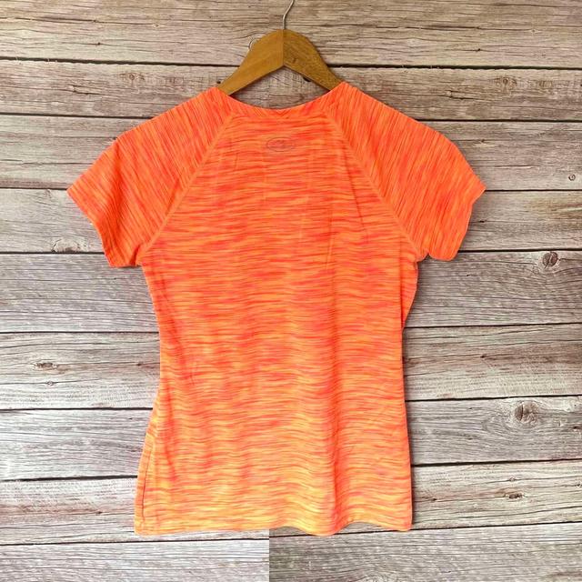 under armour เสื้อกีฬามือสอง รูปที่ 2