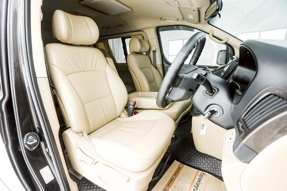 HYUNDAI H1 2.5 DELUXE AT 2017รถตู้ VIP 11 ที่นั่ง นั่งสบาย เดินทางทั้งครอบครัว รูปที่ 11