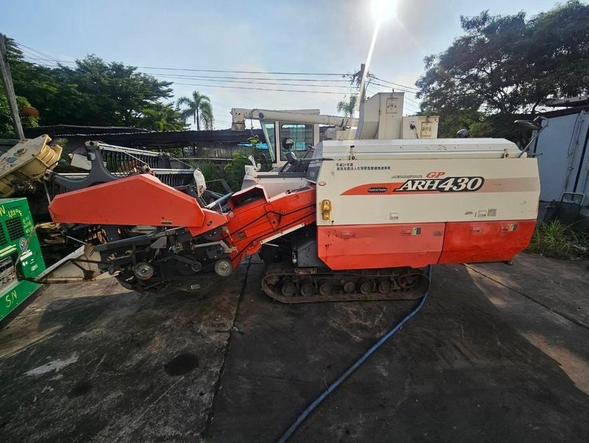 รถเกี่ยวข้าว Kubota ARH-430 แบบม้วนเกี่ยวมือสอง