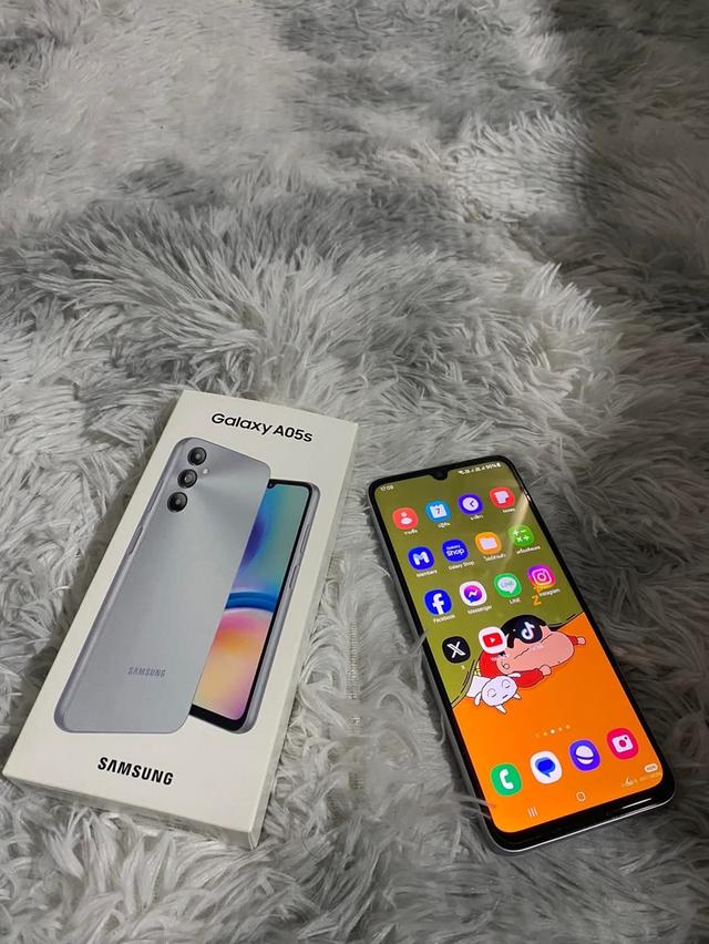 Samsung Galaxy A05s อุปกรณ์ครบกล่อง