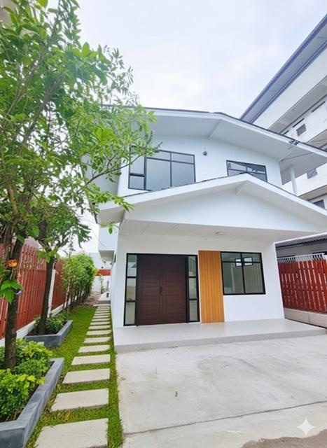 7-11 50ม. ใกล้ BTSอุดมสุข499ม. True Digital Park 600 ม. ให้เช่าบ้านเดี่ยว 2 ชั้น ทำเลสุขุมวิท 64–68 52ตร.วา 210 ตร.ม. 1