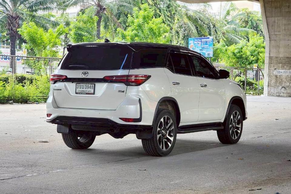Toyota FORTUNER 2.8 Legender Black Top 4WD AT ปี 2023 รถสวยมือเดียว ไมล์น้อย