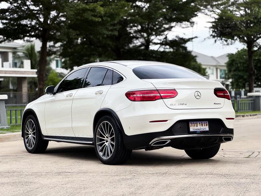 Mercedes-Benz GLC250d Coupe 4MATIC AMG Plus 2017 สีขาว ราคาดี รูปย่อยที่ 4