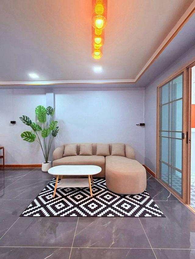 หมู่บ้านบุษกร-รัตติยา ติดถนนกาญจนาภิเษก ทาวน์เฮาส์ 2 ชั้น ตกแต่งใหม่พร้อมอยู่ ทำเลดี เดินทางสะดวก 3