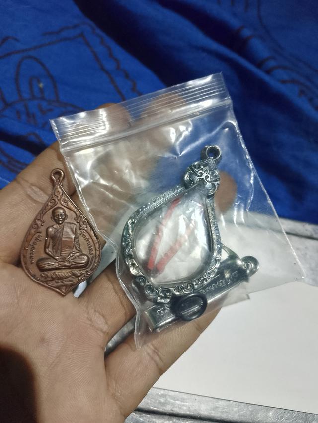 หลวงพ่อสุดพร้อมกรอบเอาไปใส่เอง