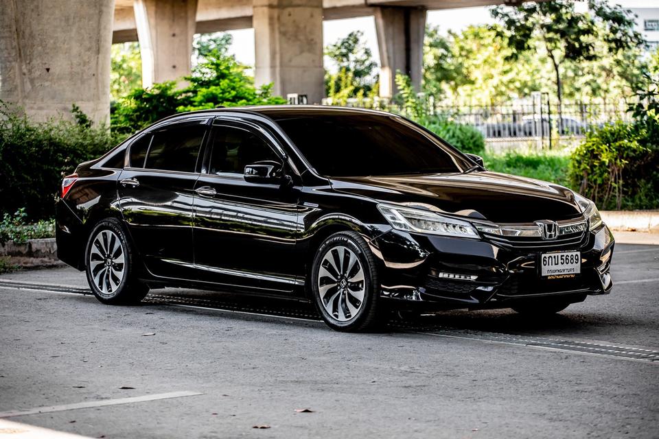 HONDA ACCORD 2.0 HYBRID ปี 2017 สีดำ มือเดียวป้ายแดง 3