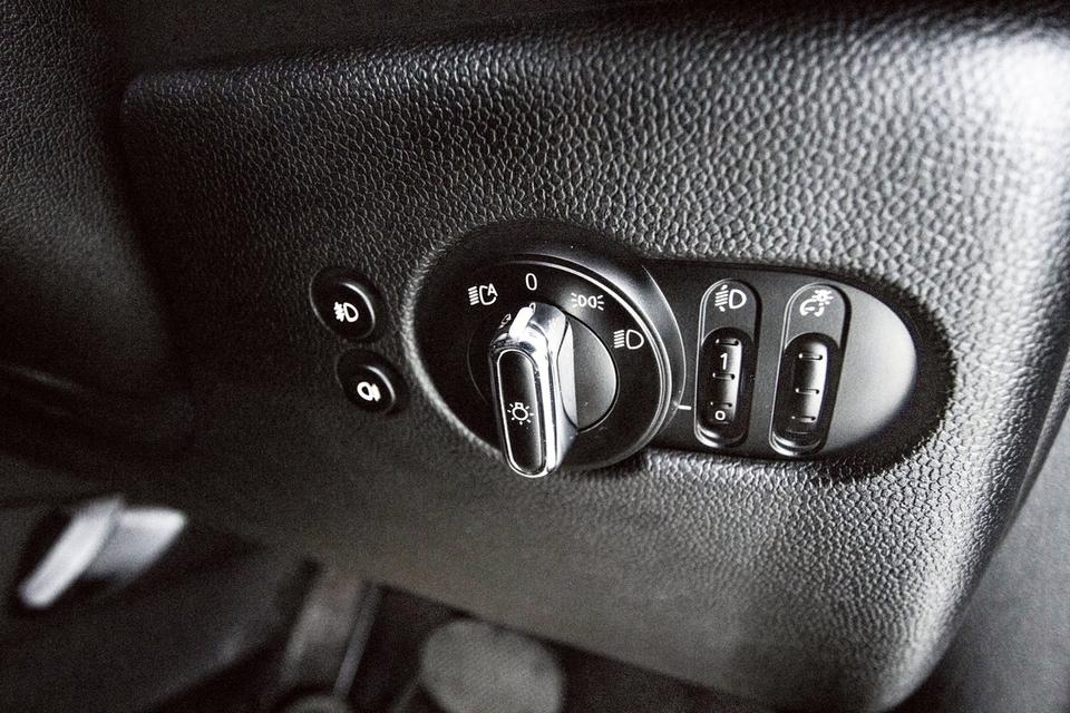 MINI HATCH ONE RHD 1.2 2015  9