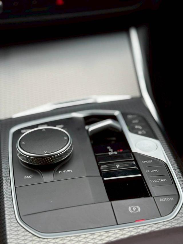 รหัสรถ KPV3600 2023 BMW 330e M sport Lci 7
