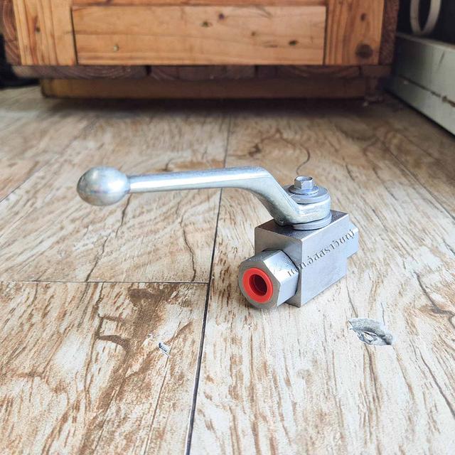 ขายึดด้านข้าง สำหรับฝาเติมไฮดรอลิค Stauff SMBB-ASMB-1