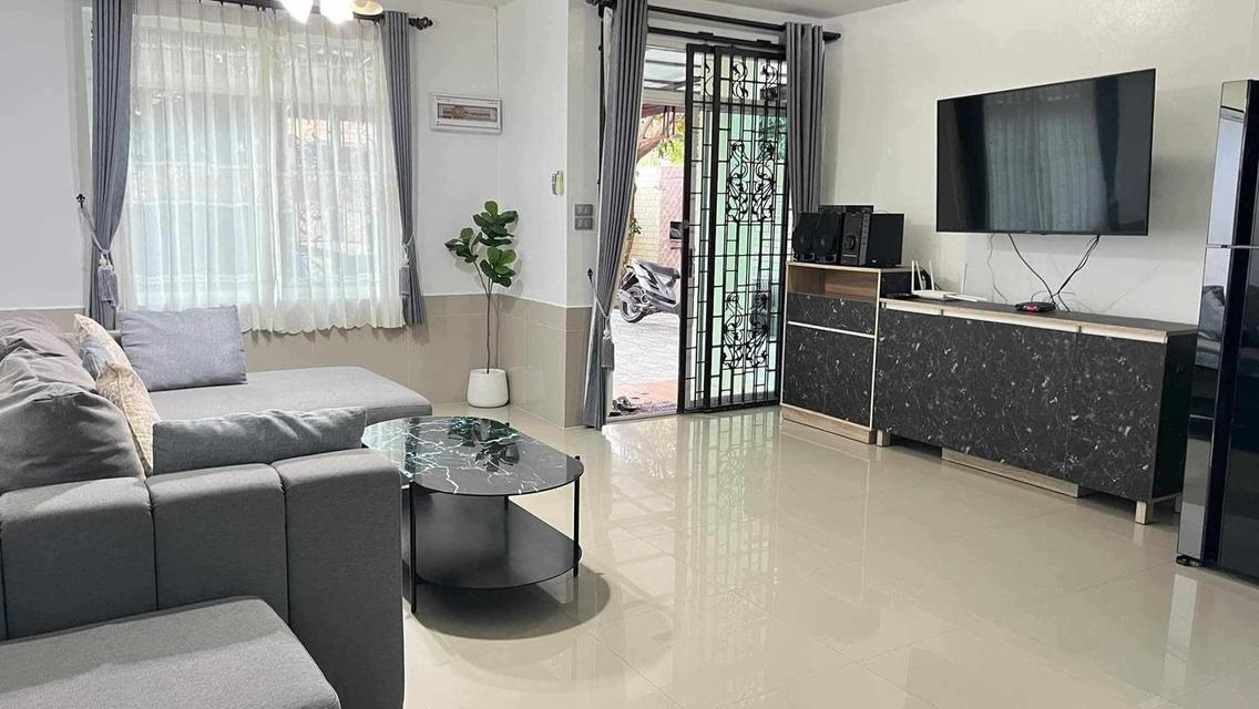 House for rent style pool villa Phatumnak hill 8