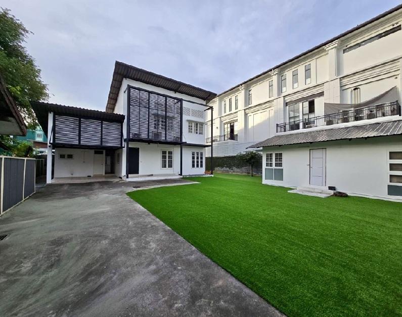 ให้เช่าบ้านเดี่ยว 2 ชั้น / Home Office หลังใหญ่ ซอยรามอินทรา เข้าซอยไม่ลึก ทำเลดีมาก / ปากซอยรถไฟฟ้า เดินได้ 3