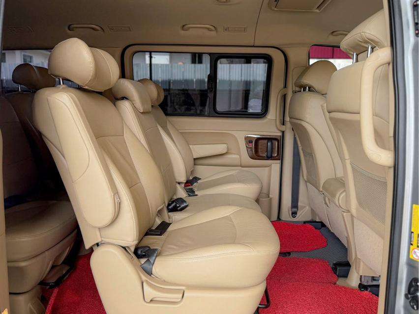 ปี 2018 HYUNDAI H1, DELUXE โฉม ปี18-ปัจจุบันสีเทา เกียร์ออโต้ เครื่องดีเซล มือเดียวป้ายแดง 8