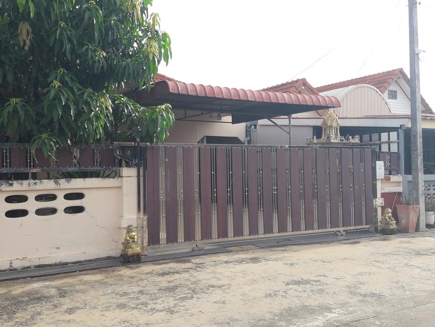 บ้านเดี่ยว หมู่บ้านเพชรรัตน์ 4