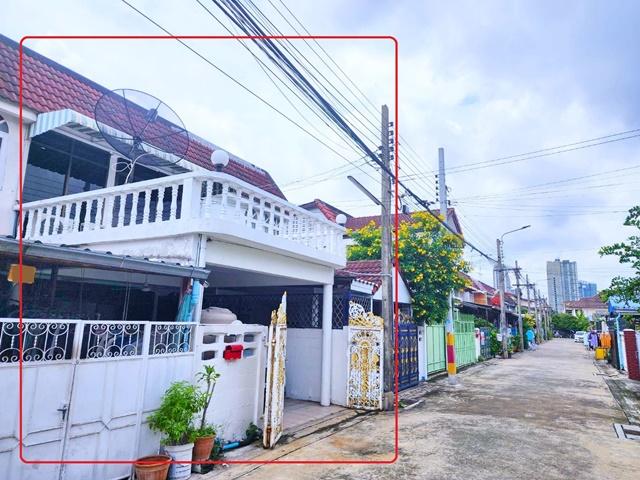 ให้เช่าทาวน์เฮ้าส์ 2 ชั้น 26 ตร.วา ทำเลแยกสะพาน 99 MRT บางซื่อ เตาปูน 1.7 กม.3นอน 206 ตร.ม. รีโนเวทใหม่ กว้างขวาง ใกล้ M