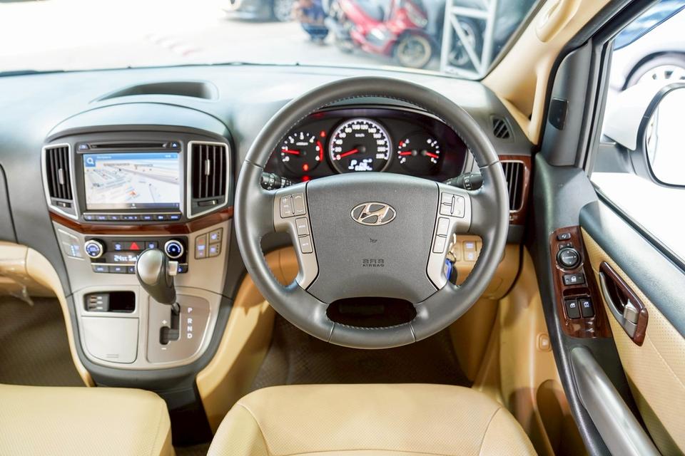 HYUNDAI GRAND STAREX 2.5 VIP AT รูปที่ 8