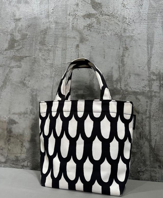 กระเป๋าผ้า Canvas Marimekko Tote Bag 4