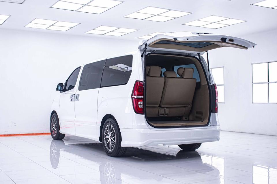  HYUNDAI GRAND STAREX 2.5 VIP  2019  14