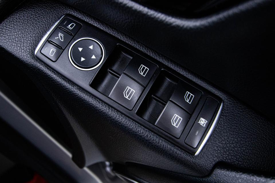 BENZ C-CLASS C200 CGI BE W204 2013  14