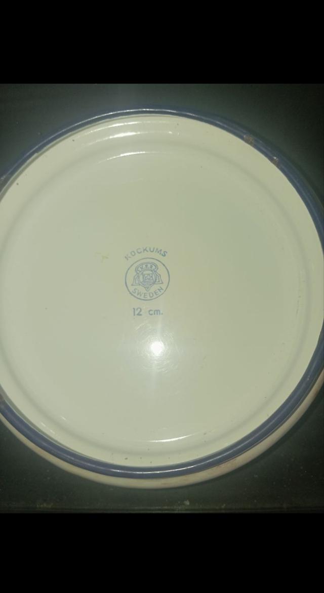 ปิ่นโตเหล็กเคลือบอีนาเมล Vintage ตรา Kockums Sweden หรือตรามงกุฎสวีเดน อายุประมาณ60-90 ปี หูหิ้วเป็นไม้ รูปย่อยที่ 3