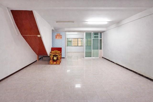 ทาวน์เฮ้าส์ให้เช่า 2 ชั้น 2 นอน ตลาดกำนันแม้น 1 กม. 16 ตร.ว. 138 ตร.ม. Big C กัลปพฤกษ์ 2.4 กม. Makro กำนันแม้น24-32 3