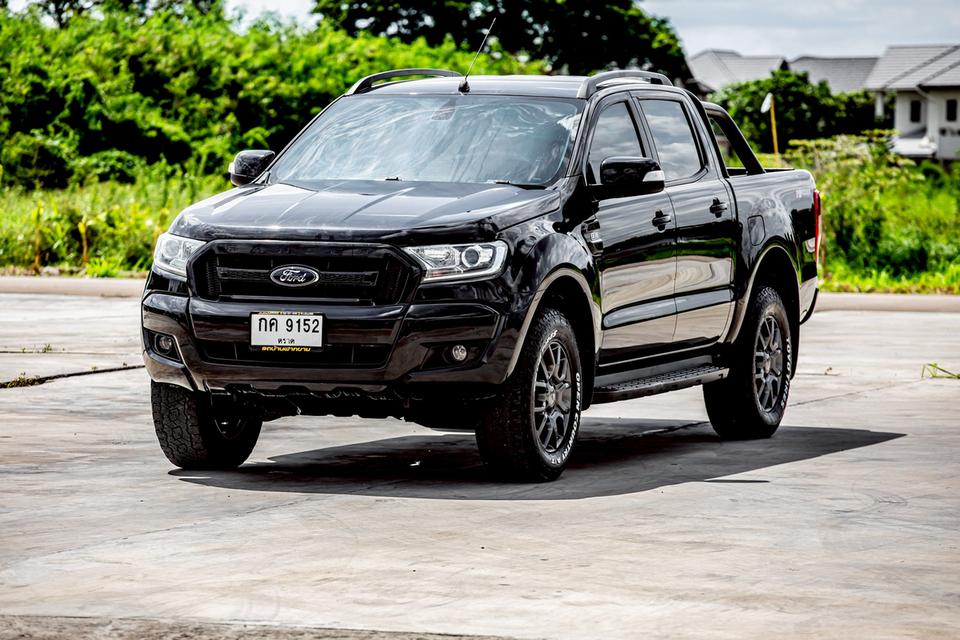 Ford Ranger Hi-lander 2.2XLT 4 ประตู เกียร์ธรรมดา ปี 2017 สีดำ มือเดียวป้ายแดง