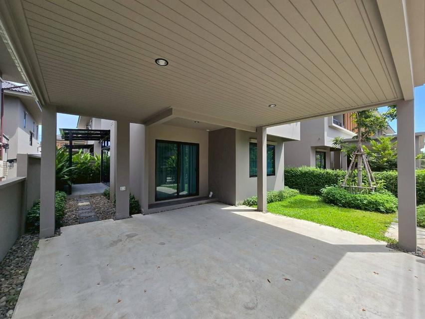 ขายบ้านใหม่ เพิ่งสร้าง ย่านบางนา กม 8 ใกล้ห้างเมกะบางนาแถมเฟอร์ฯครบ 2