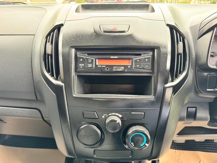 ISUZU D-MAX SPARK 1.9 B MT 2019 9