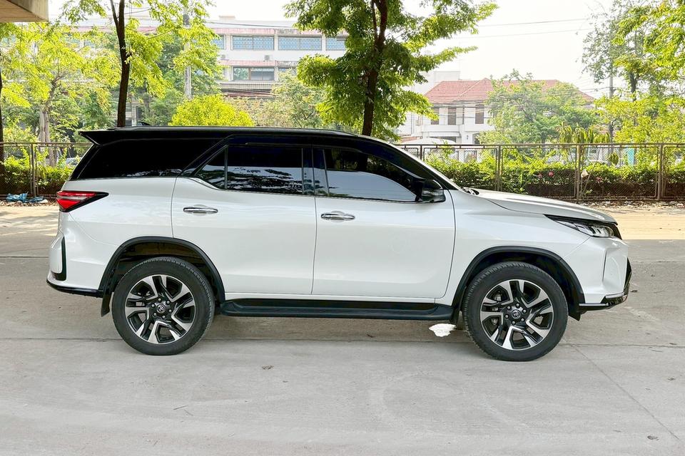 Toyota FORTUNER 2.4 Legender Black Top 2WD AT ปี 2024 รูปย่อยที่ 4