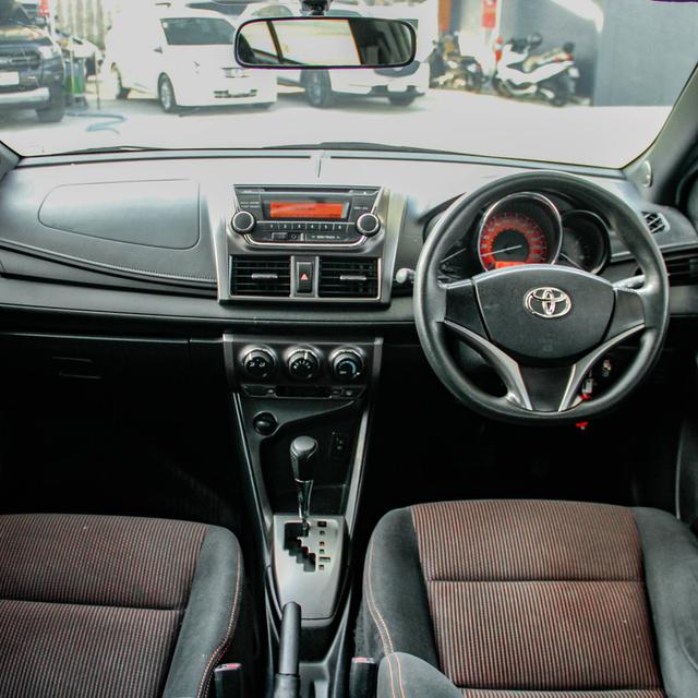 TOYOTA YARIS ECO 1.2 E ปี 2014 สี ขาว เกียร์ออโต้ เครื่องเบนซิน  ไมล์ 209,489 km. 13