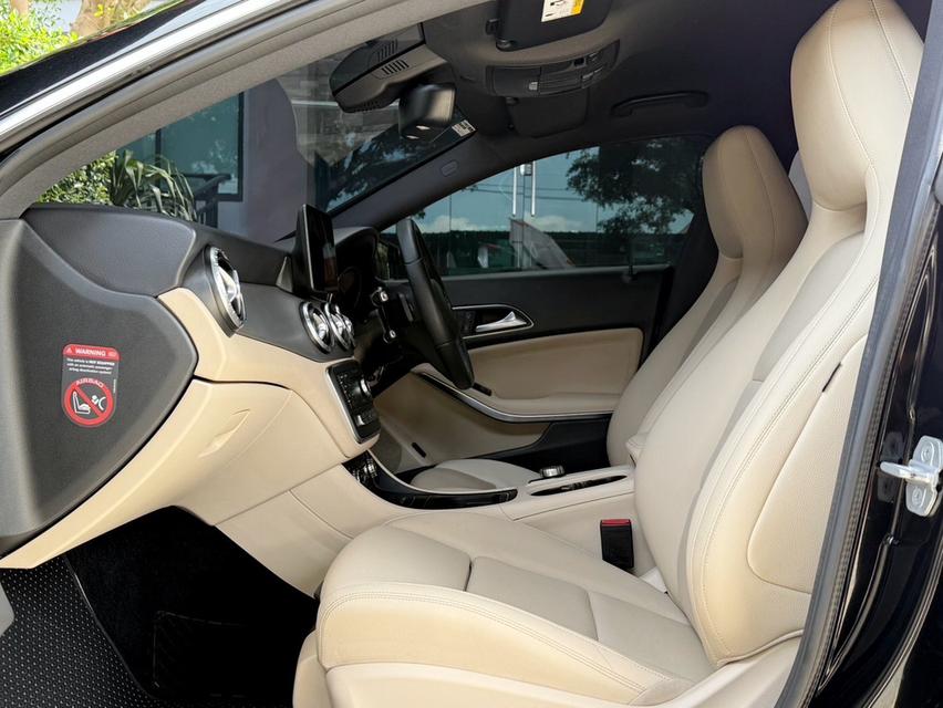 2018 BENZ CLA 200 FACELIFT รถออกศูนย์ BENZ THAILAND รถวิ่งน้อย เข้าศูนย์ทุกระยะ รถไม่เคยมีอุบัติเหตุครับ 13
