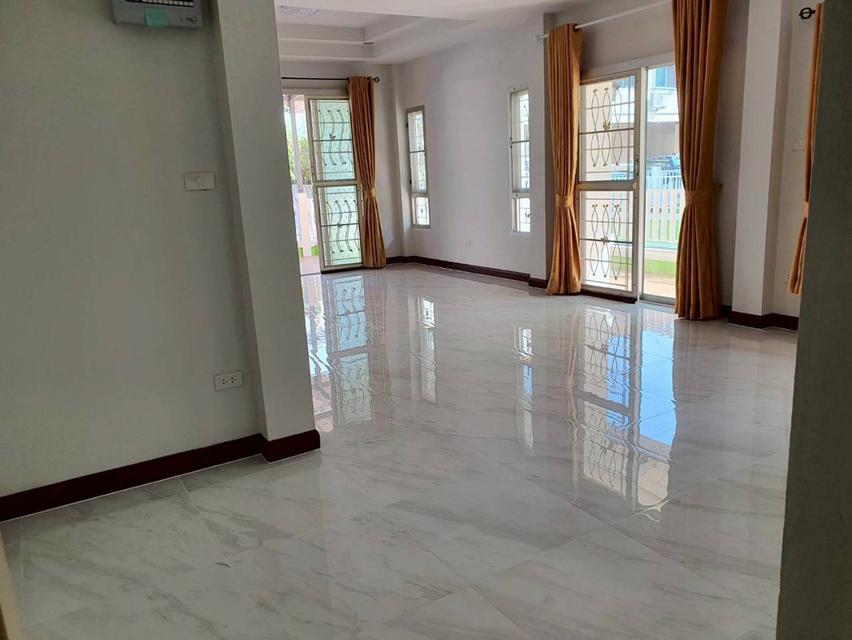 ขายบ้านทาวน์เฮ้าส์มุมด่วน 3