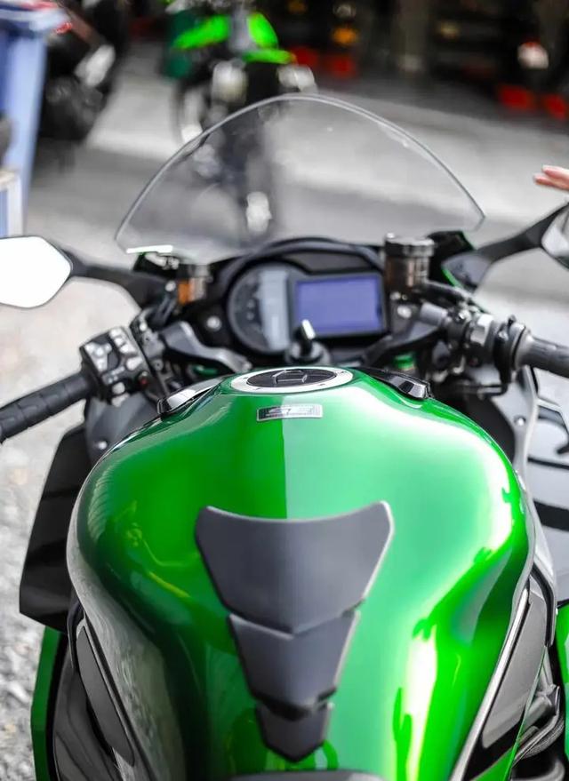 รถสวยพร้อมใช้งาน Kawasaki Ninja H2R  จังหวัด นครปฐม 3