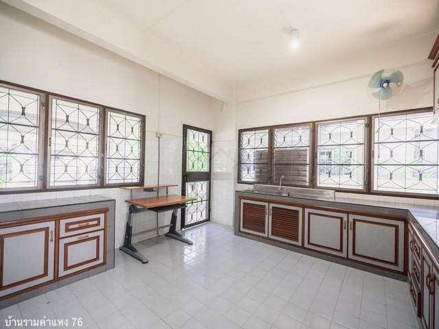 ขายบ้านเดี่ยวรีโนเวทใหม่หลังมุม 111 ตรว. ซอยรามคำแหง 76 ใกล้รถไฟฟ้าสายสีส้ม สถานีศรีบูรพา 500 เมตร ตรงข้าม GO Wholesale 6