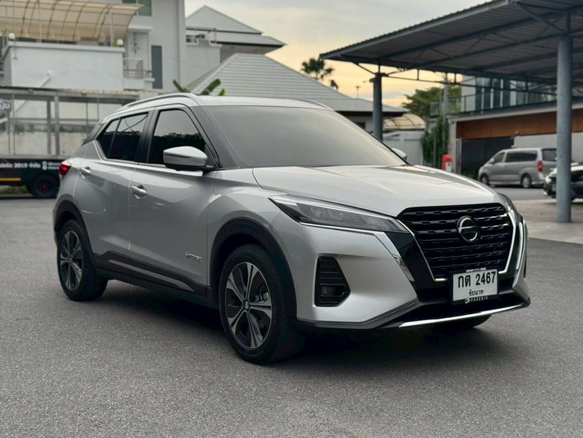 NISSAN Kicks Wagon 4dr V FWD 1.2i Y22 (mnc)สีเทา ออโต้  รถสวยรถบ้านสภาพป้ายแดง