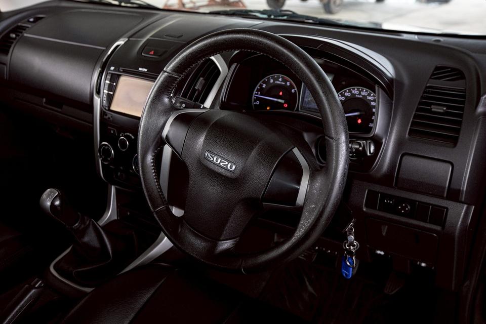 Isuzu D-Max Hi-Lander Cab 2.5 VGS Z ท๊อป ปี 2012 เกียร์ธรรมดา สีดำ  16