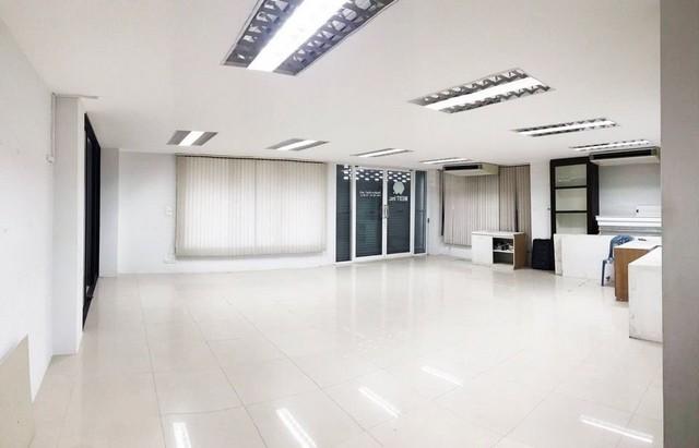 ให้เช่าอาคาร สำนักงาน 5 ชั้น เนื้อที่ 42 ตร.ว. พื้นที่ใช้สอย 500 ตร.ม.ตกแต่งพร้อมอยู่ ใกล้สนามบินดอนเมือง 3