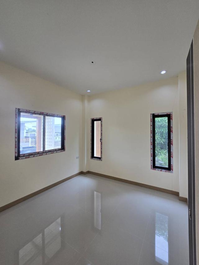 บ้านพร้อมที่ดิน แถมฟรีที่ดินอีก1ผืน 10