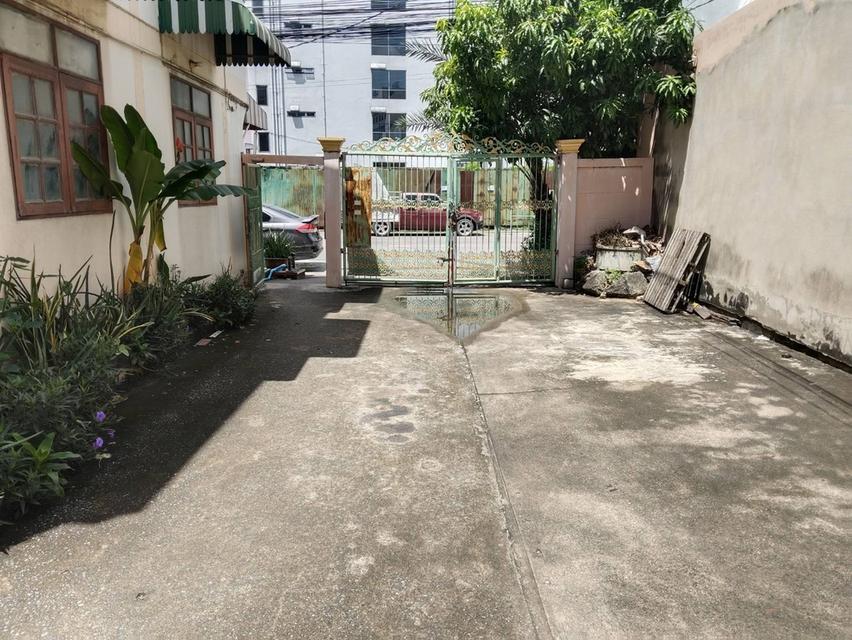 ที่ดินพร้อมอาคาร 1