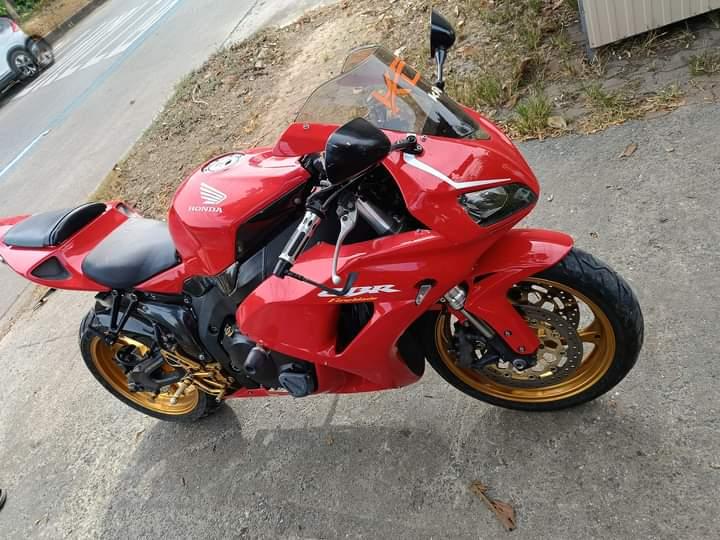 CBR 1000 สีแดง มือสองราคาถูก 2