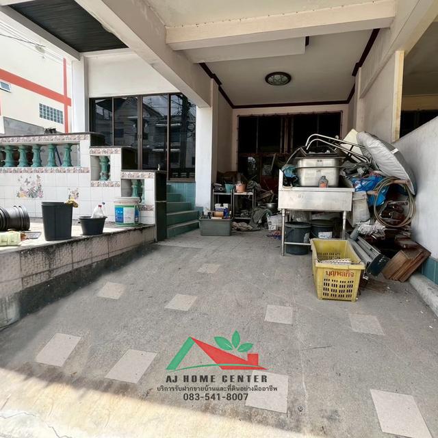 ขายตามสภาพ ทาวน์เฮ้าส์3ชั้น 29.9ตรว. หลังมุม ม.รัชดา อาคาเดียน เหมาะซื้อไปรีโนเวท ราคาพร้อมคุย 18