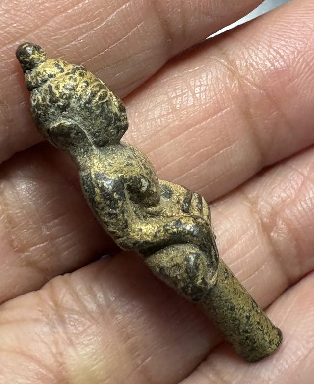 พระยอดธงเก่า ศิลป์สวย ไม่ทราบที่ รูปที่ 5