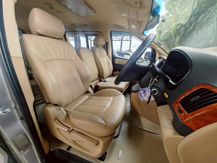 HYUNDAI H-1 2.5 ELITE 12