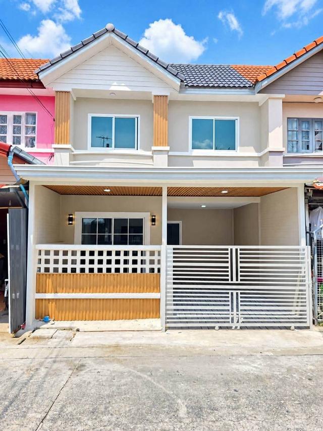 หมู่บ้านบัวทอง4  (คุณาภัทร) ถนนบ้านกล้วย-ไทรน้อยบางบัวทองทาวน์เฮ้าส์ 2 ชั้น ตกแต่งใหม่ทำเลดี 1