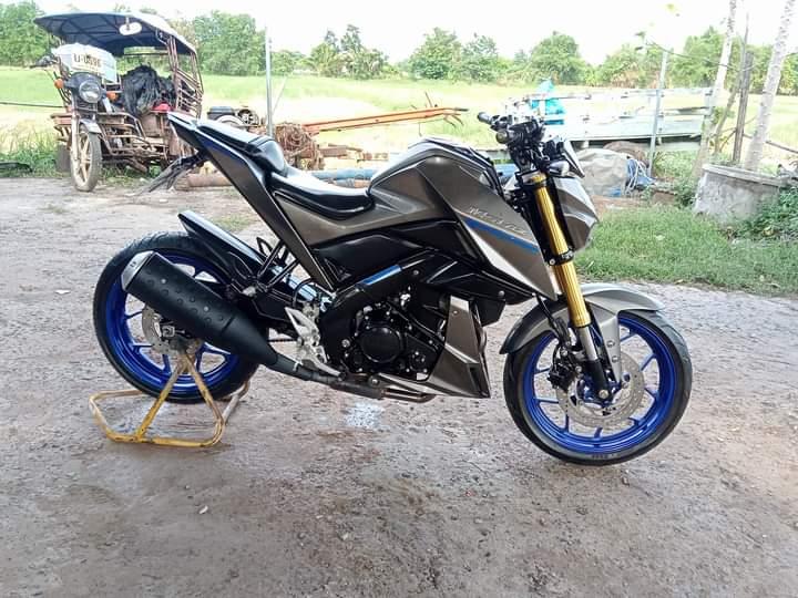 Yamaha mslaz สีเทาล้อแต่ง 3